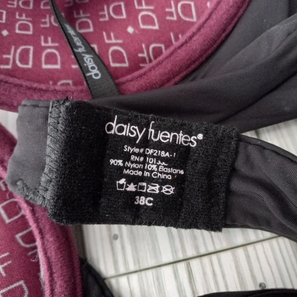 Daisy Fuentes Colorblock Classic Tshirt Plunge Bra Style DF218A